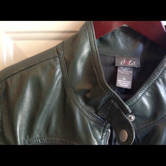 Faux Leather Cropped Jacket - Picture 3 of 3