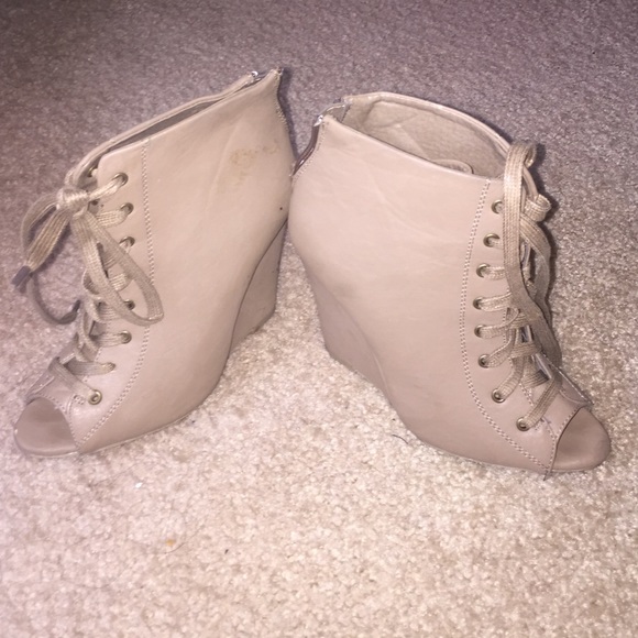 Wedge boots