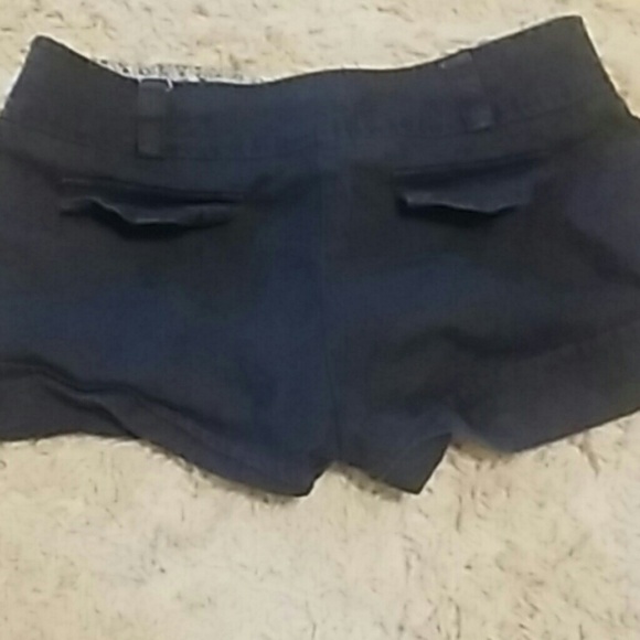 Shorts - Picture 3 of 3