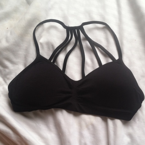 Black strappy bra 💗