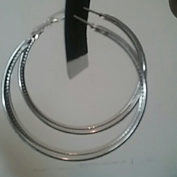 Earrings - Picture 3 of 3