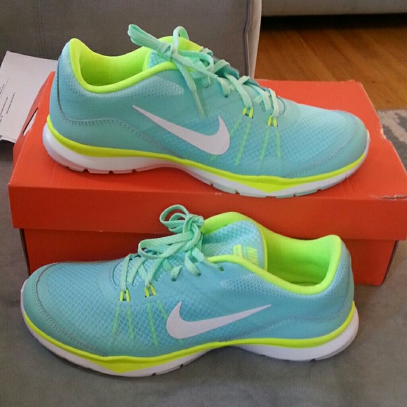 Nike Shoes - New nike women running sneakers
