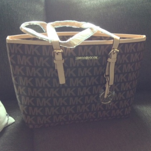 Inspired tote ✨💕⭐️