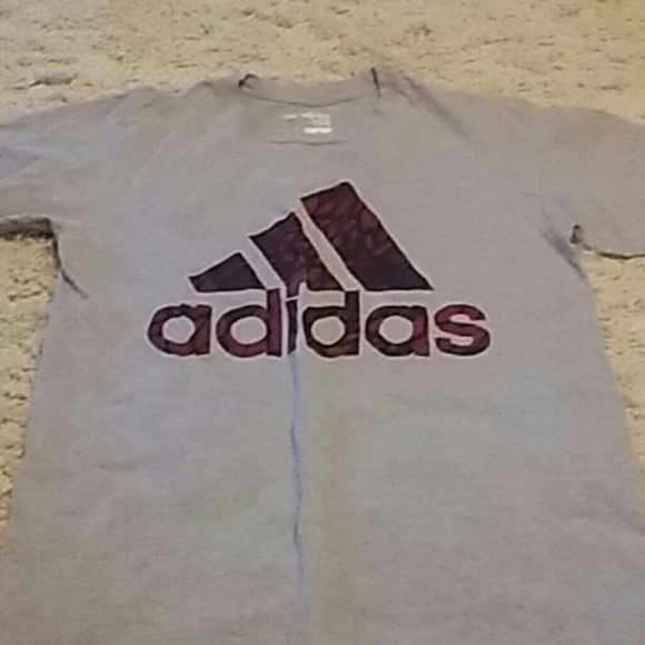 Adidas small mens t-shirt
