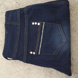 Denim jeans / mid-high rise
