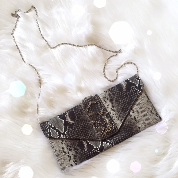 ❌BUNDLED❌ Snakeskin Clutch - Picture 2 of 2