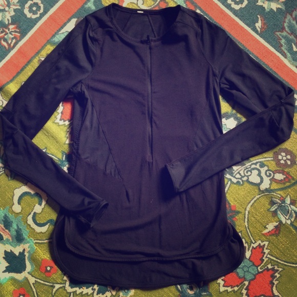 lululemon Size 6 Ride Inside LS in Black