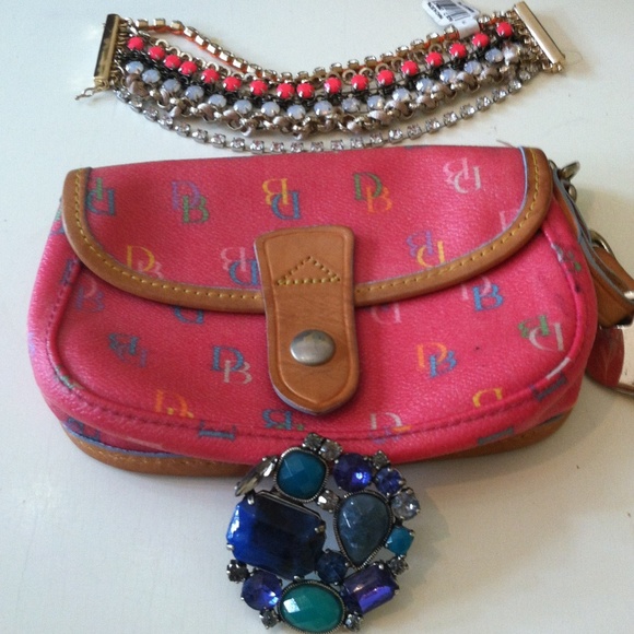 Dooney & Bourke Handbags - Douney a d bourke little bag