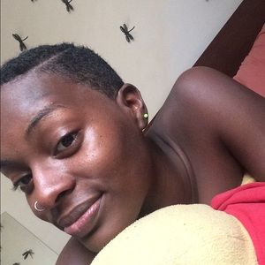 Meet your Posher, Damali