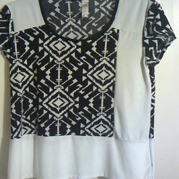 Blouse - Picture 2 of 3