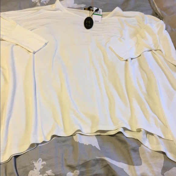 For Courtney ๐ Lovely Ivory top๐ - Picture 2 of 4