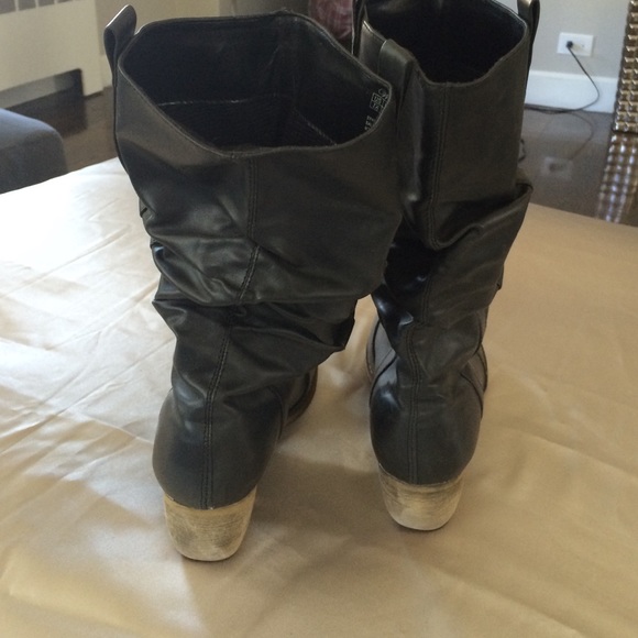 Black boots - Picture 4 of 4