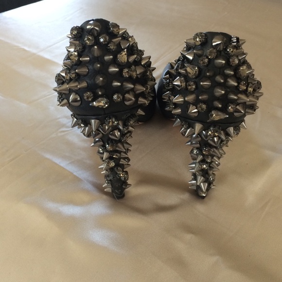 Black Sam Edelman spiked heels - Picture 3 of 3