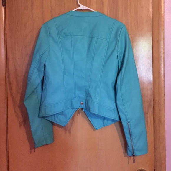 Bisou Bisou blue pleather jacket - Picture 2 of 4