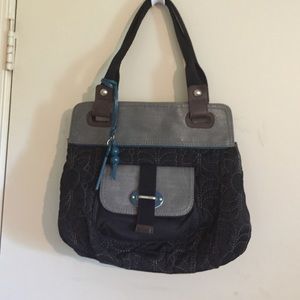 Fossil tote