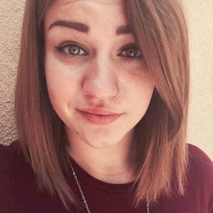 Meet your Posher, Olivia
