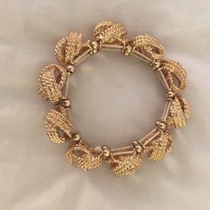 gold knots bracelet