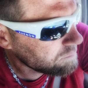 Meet your Posher, Aaron