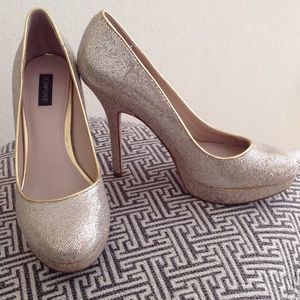 Joan & David Glitter Platform Pump