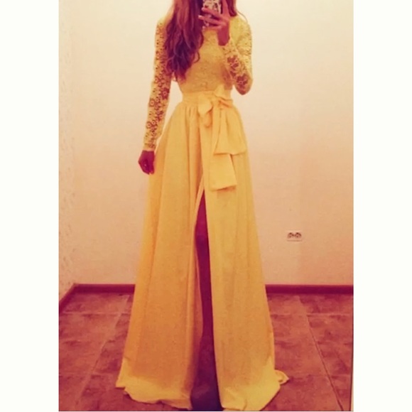 ⛔️️SOLD in bundle⛔️Yellow Lace Maxi Dress - Picture 1 of 2