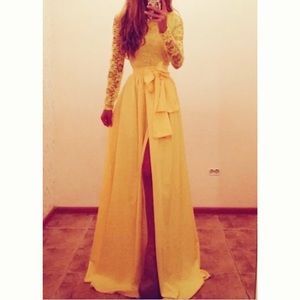⛔️️SOLD in bundle⛔️Yellow Lace Maxi Dress