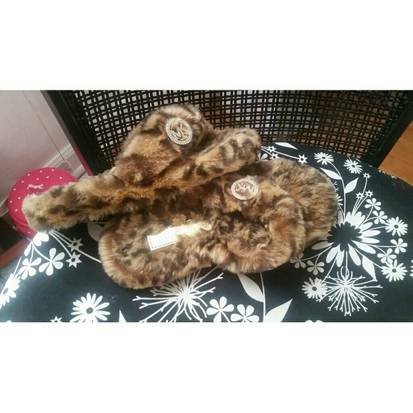 MICHAEL KORS CHEETAH SLIPPERS