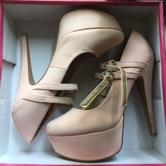 Blush Pink High Heels 😍