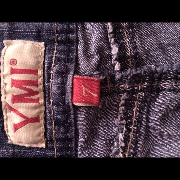 Shorts - Picture 3 of 3