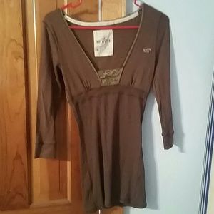 3/4 length sleeves brown Hollister top