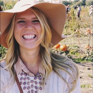 Meet your Posher, Calli