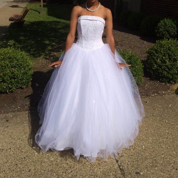 Ball Gown/ Prom Dress / Wedding/Pageant/ Cotillion - Picture 1 of 4