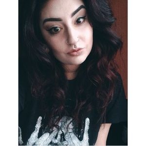 Meet your Posher, Claudia