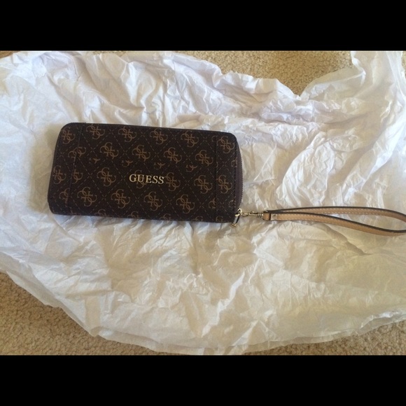 GUESS Brown Delaney Logo ziparound Clutch