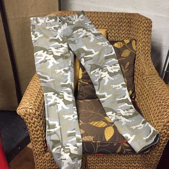 Dockers camouflage pants. NWOT