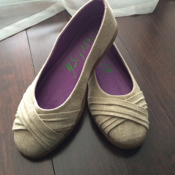 ***Casual Burlap flats by Blowfish***