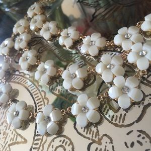 White floral necklace