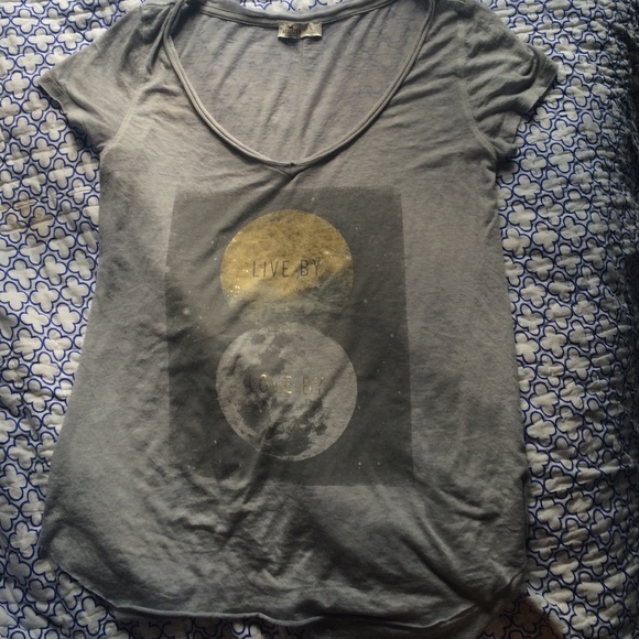 Hollister☀️🌙graphic tee