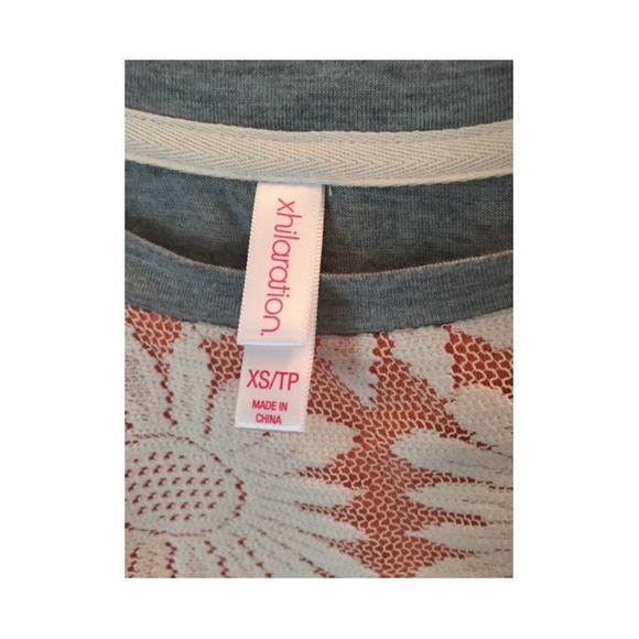 Daisy crop top - Picture 2 of 3