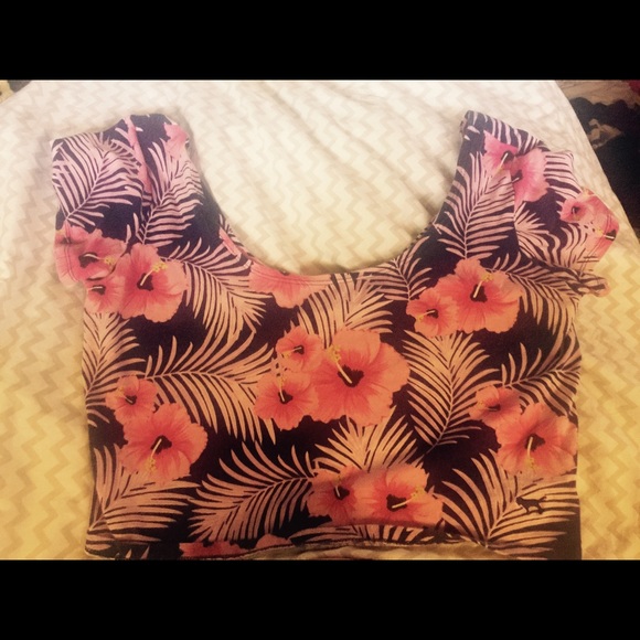VS pink crop top