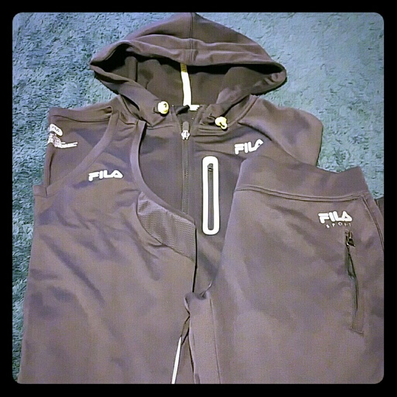 FILA sportswear - hoodie, tank & pants.
