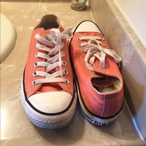 Coral converse!