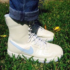 Nike Air Hightop Tennis Shoes
