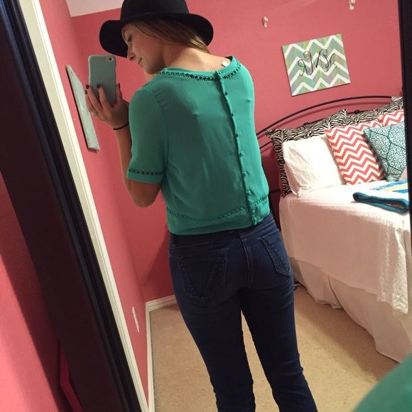 SOLD • Turquoise Crop • - Picture 3 of 4