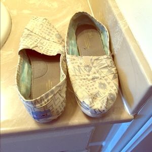 Unique pair of toms!