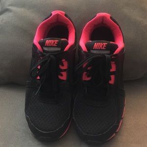 🌟🌟SOLD🌟🌟Nike Dual Fusion black and Pink