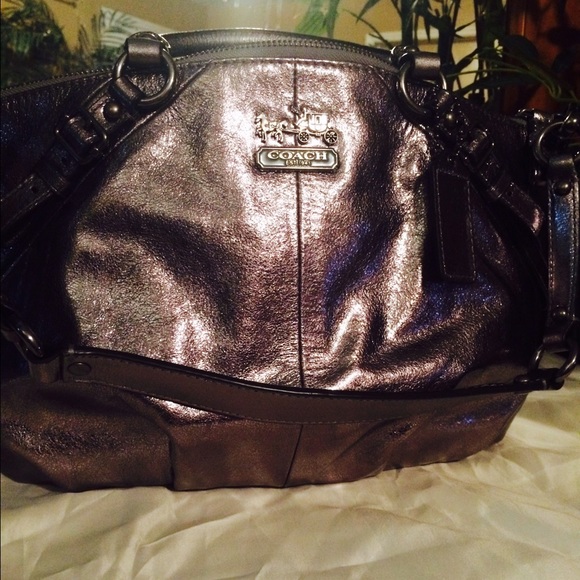 Authentic Coach Metallic Purse - Picture 2 of 3