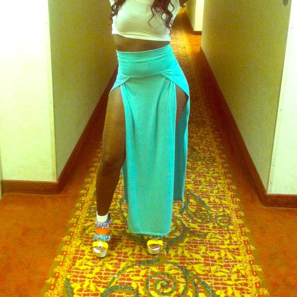 Spilt skirt