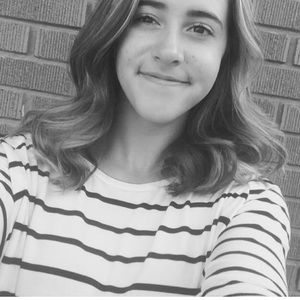 Meet your Posher, Dakota