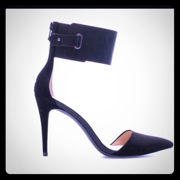 Zara Shoes - Black heels