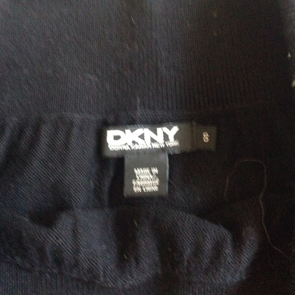 DKNY black pencil skirt - Picture 3 of 4